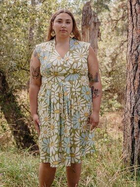 NWT Mata Traders Pear Flowers Pleated Dress
